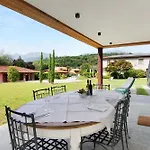 Villa La Del *